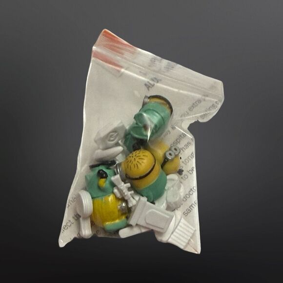 2013 Operation Game Despicable Me 3 Edition COMPLETE WORKS - Picture 4 of 9